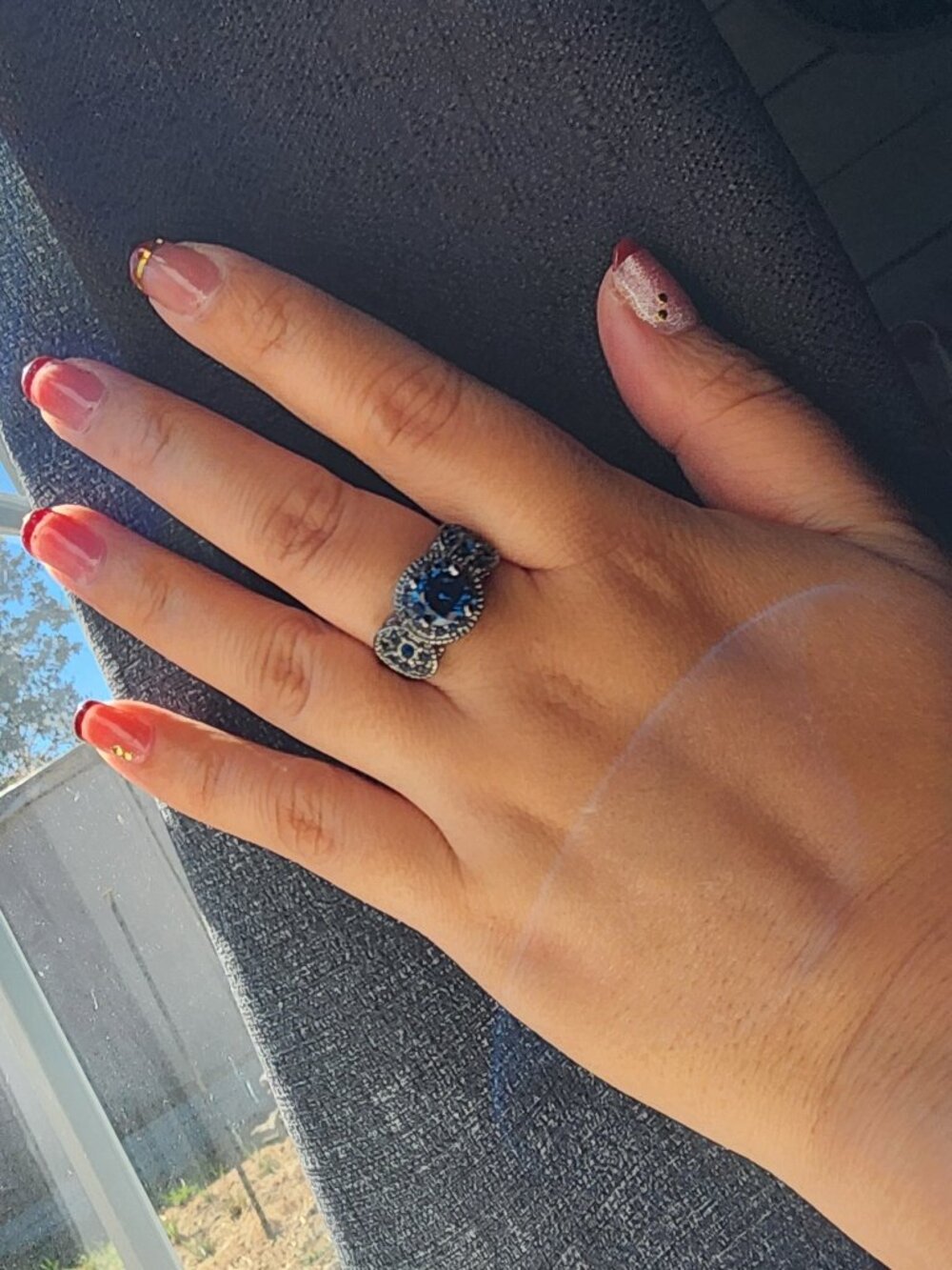 Vintage Inspired Blue Crystal Ring Elegant Silver-Tone – (Size 7) - Picture 4 of 6